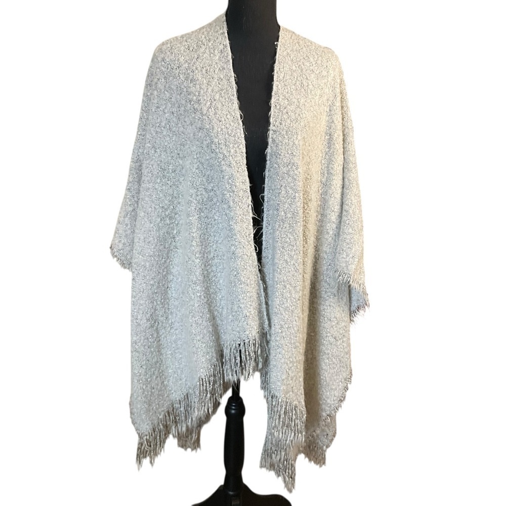 Isaac Mizrahi New York Gray Boucle Fringe Shawl Wrap - Picture 2 of 7